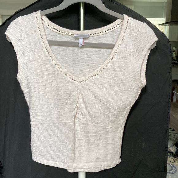 Shyanne Top - Picture 2 of 8